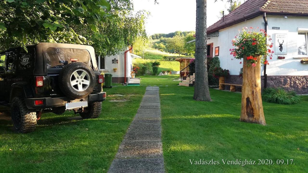 Vadaszles Vendeghaz Apartment Bukkszentmarton Exterior photo