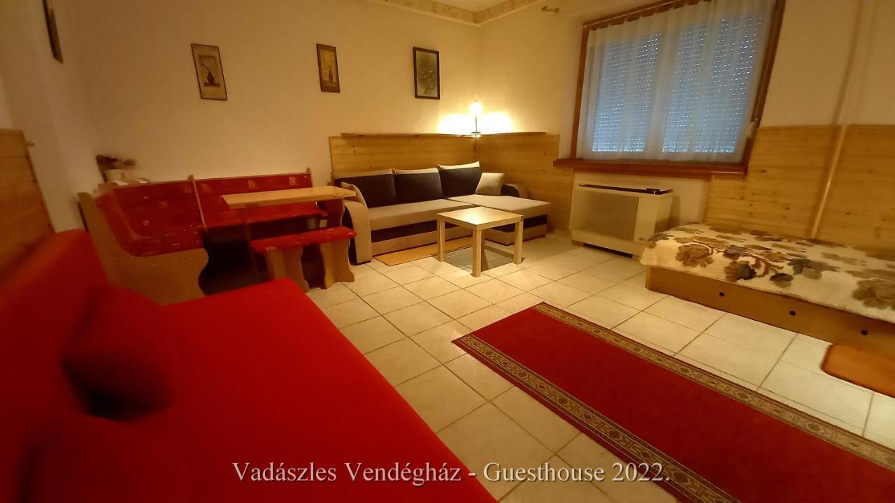 Vadaszles Vendeghaz Apartment Bukkszentmarton Exterior photo